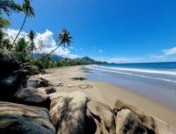 Menikmati Pesona Eksotisme Pantai Batu Sumbang di Aceh Selatan, Menawarkan Keindahan Alam yang Menggoda