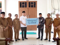 PT Bank Aceh Syariah Serahkan Dividen Kepada Pemkab Aceh Selatan