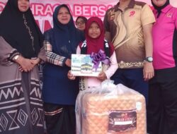 Niki Rekha Zahara Warga Tapaktuan  Mendapatkan Umroh Gratis di HUT Bhayangkara ke 79 Polres Aceh Selatan