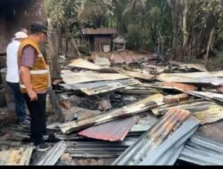 Rumah Ludes Saat Subuh, Bupati Pidie Jaya Turun Langsung Antar Bantuan Darurat ke Korban