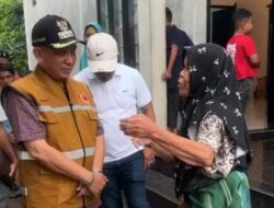 Blusukan Usai Bencana, Bupati Pidie Jaya Disambut Emak-Emak: Curhat hingga Harapan Mengalir