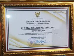 Bupati Pidie Jaya Raih Piagam Tokoh Peduli Kesehatan Jiwa dari Pemerintah Aceh Dedikasi Kemanusiaan yang Menggetarkan Publik