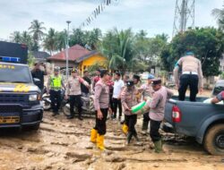 Polres Pidie Jaya Salurkan 64 Sak Beras untuk Warga Terdampak Banjir Susulan