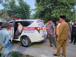 Bupati Pidie Jaya Turun Langsung Evakuasi Lansia Sakit, Muktar Dirujuk ke RSUD