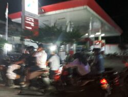 Ratusan Warga Serbu SPBU Tapaktuan Setelah Stok BBM Habis Sejak Pagi