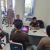 Satpol PP dan WH Aceh Selatan Limpahkan Tersangka Kasus Tuak ke Kejari