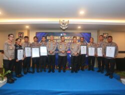 Kasihumas Polresta Barelang dan Kapolsek Bengkong Raih Penghargaan pada Rakernis Humas Polri Polda Kepri Tahun 2026
