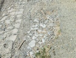 Jalan Rusak Menuju Gua Kalam Dikeluhkan Warga, Pengendara Kerap Jatuh Saat Musim Hujan