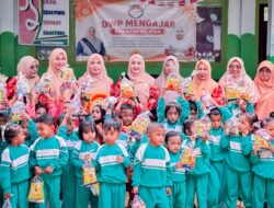 DWP Aceh Selatan dan Bunda PAUD Mengajar di TK Dharma Wanita Krueng Luas