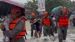 71 Personel SAR Brimob Polda Sumbar Evakuasi Korban Banjir Padang, Keselamatan Warga Jadi Prioritas