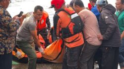 Nelayan Hilang di Perairan Labuhanhaji Ditemukan Meninggal Dunia, Tim SAR Evakuasi Korban